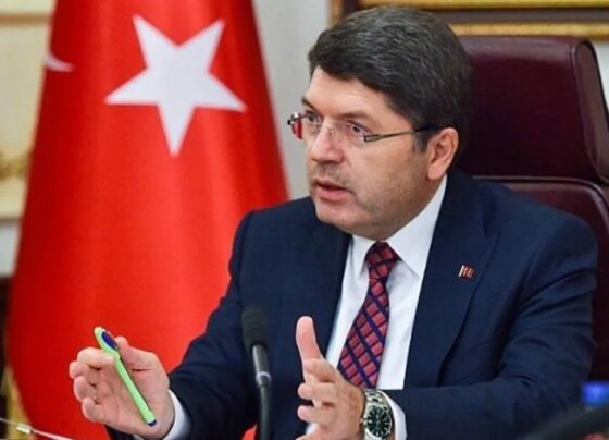 Adalet Bakanı Yılmaz Tunç mağdur işçilerle görüştü