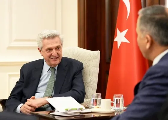 BMMYK Yüksek Komiseri Grandi'den Türkiye’ye övgü!