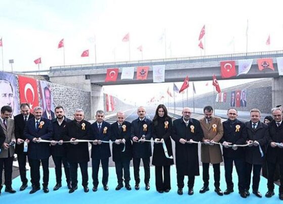 Bakan Uraloğlu açılışını yaptı 30 dakikalık yol 8 dakikaya düştü