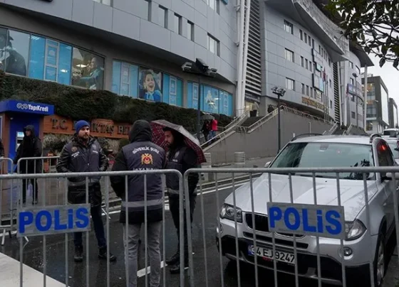 CHP'li belediyelere rüşvet operasyonu! Aralarında Rıza Akpolat'ın da bulunduğu 40 şüpheli adliyeye sevk edildi
