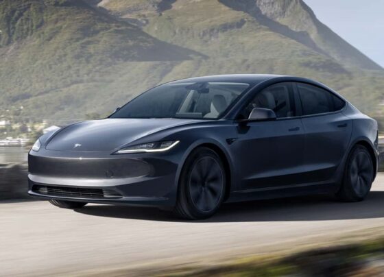 Elon Musk, Tesla'nın otonom sürüş hizmeti için tarih verdi