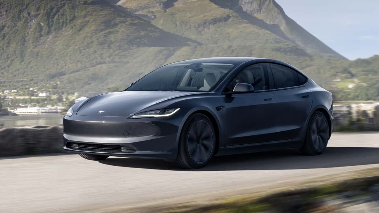 Elon Musk, Tesla’nın otonom sürüş hizmeti için tarih verdi