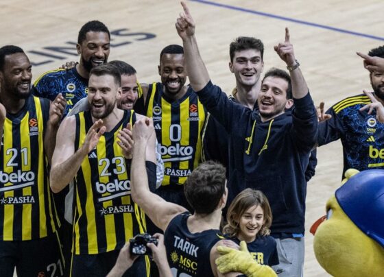 Fenerbahçe 13 sayıdan maçı çevirdi - Son Dakika Spor Haberleri