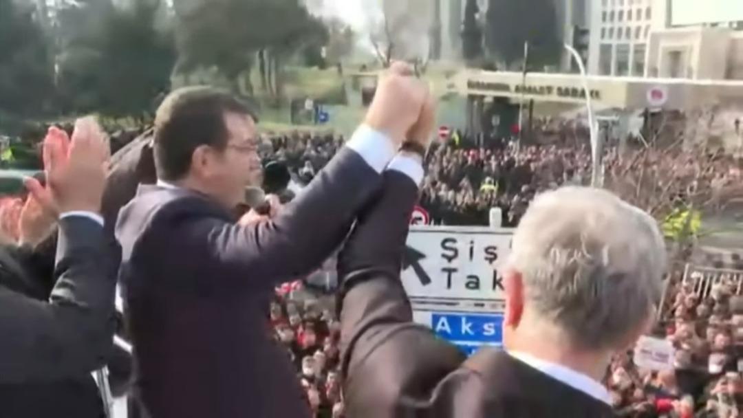 İmamoğlu’na destek veren Mansur Yavaş’tan Silivri çağrısı: “İktidar değiştikten sonra kapatalım”