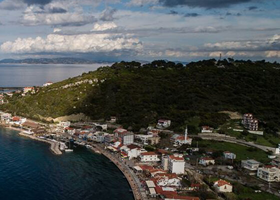 Kızılay'dan Karaburun'da dev zeytinlik satışı