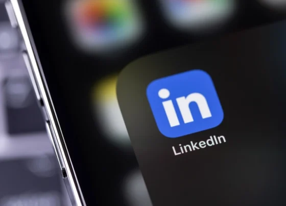 LinkedIn, yapay zeka eğitmek için özel mesajları mı kullanıyor?
