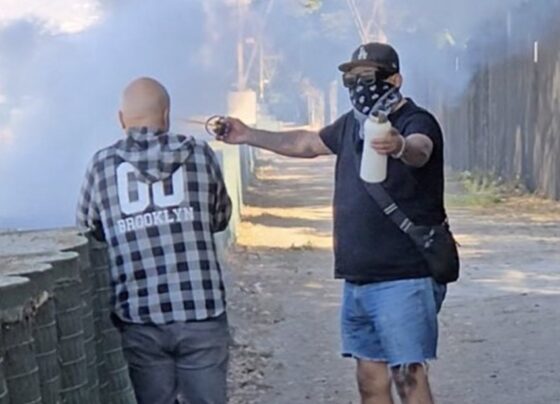 Los Angeles'ta akıl almaz görüntü: Yangın çıkartmaya çalıştığı o an! - Son Dakika Dünya Haberleri