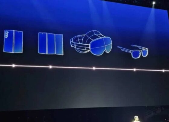 Samsung üç kez katlanabilir telefon