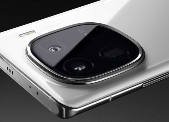 2K ekran ve 7,000 mAh pil: Amiral gemisi katili iQOO 15 Pro ortaya çıktı!