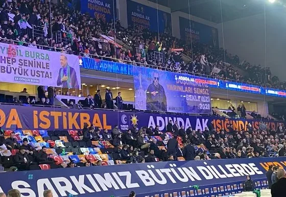AK Parti 8. Olağan Büyük Kongresi’nde kritik mesajlar: Dünya siyaset tarihine adını yazdıran bir siyasi hareket!