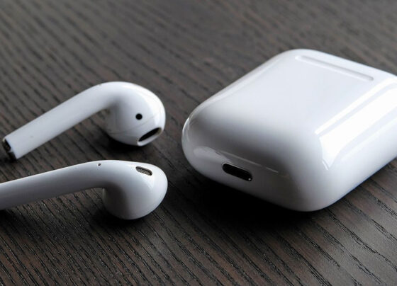 Kameralı AirPods yolda