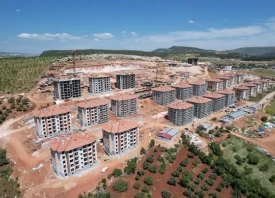 Bakan Kurum duyurdu: 2025'in sonunda konutların tamamı teslim edilecek