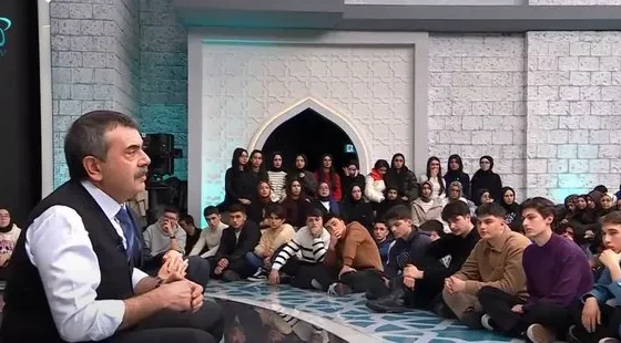 Bakan Tekin'den Vav TV'de açıkladı: Müfredat neden değiştiril?