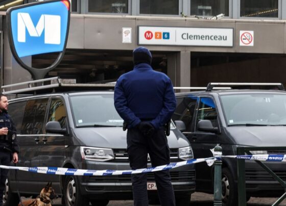 Brüksel'de silahlı saldırı: Polis, metro tünellerinde Kalaşnikof avına başladı - Son Dakika Dünya Haberleri