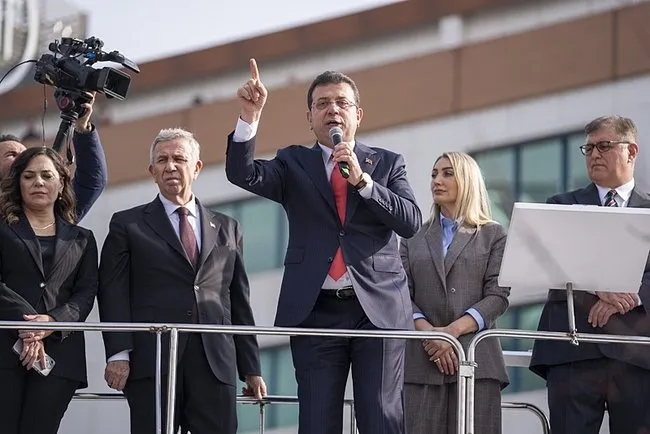 CHP’li eski vekil Akif Hamzaçebi’den zehir zemberek sözler: Partide esas sorun iki başlı yönetim!