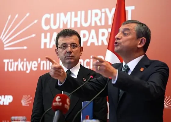 CHP'li eski vekil Özgür Özel'i bombaladı: Cumhurbaşkanı adayı belirlemek için yola çıkmasınlar