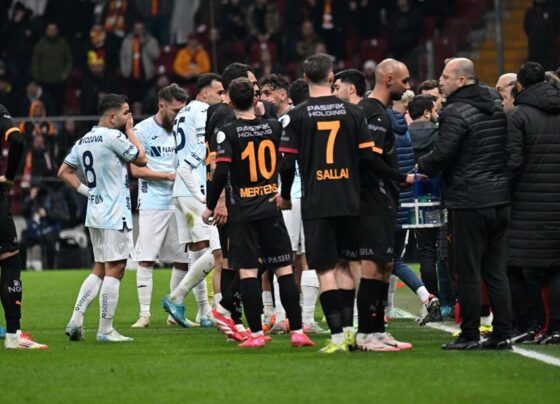 Galatasaray maçında sahadan çekilen Adana Demirspor'un cezası ne olacak? Hükmen mağlubiyet, puan silme cezası... - Son Dakika Spor Haberleri