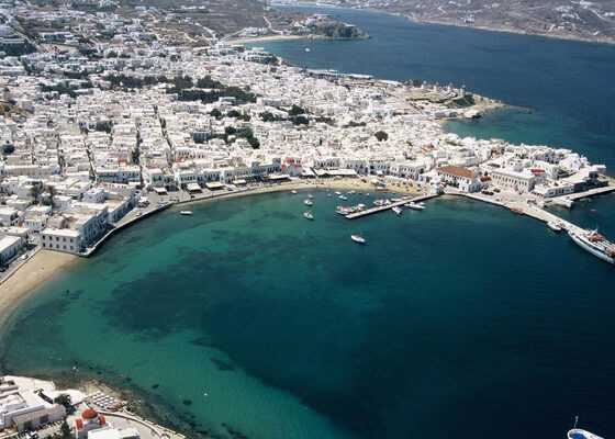Mikonos Adası'da deniz suyunun çekilmesi endişe yarattı