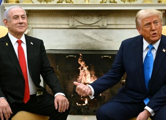 Netanyahu'dan Trump'a skandal hediye: Altın çağrı cihazı! - Son Dakika Dünya Haberleri