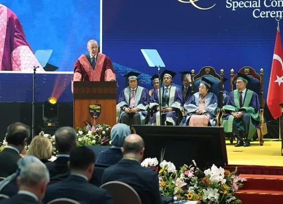 SON DAKİKA: Başkan Erdoğan'a Malezya'da fahri doktora verildi! "Ortaklığımızı kapsamlı stratejik düzeye çıkardık"