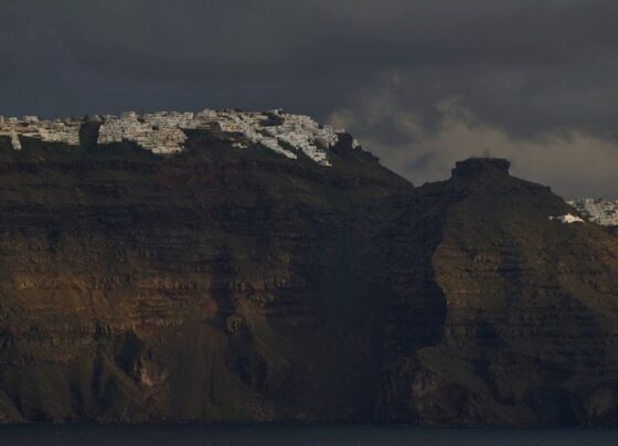 Santorini'de şeytani tüneller: Deprem korkusu ve imar yağması - Son Dakika Dünya Haberleri