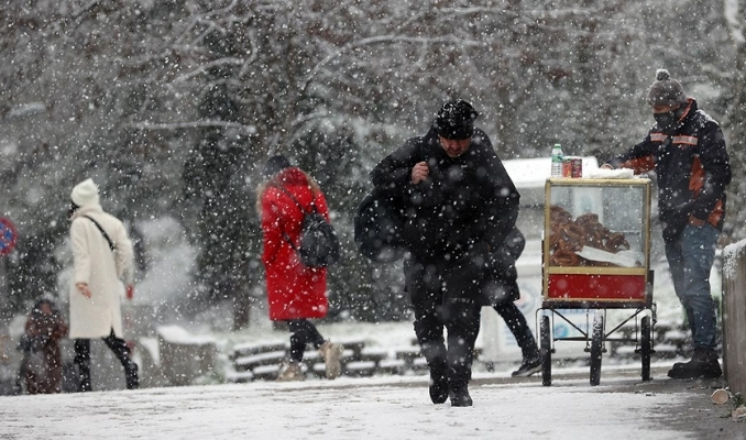 Sıcaklıklar 12 derece düşecek: İstanbul’a kar geliyor haberi