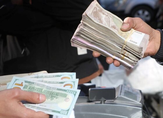 Suriye lirası, dolar karşısında değer kazanmaya devam ediyor