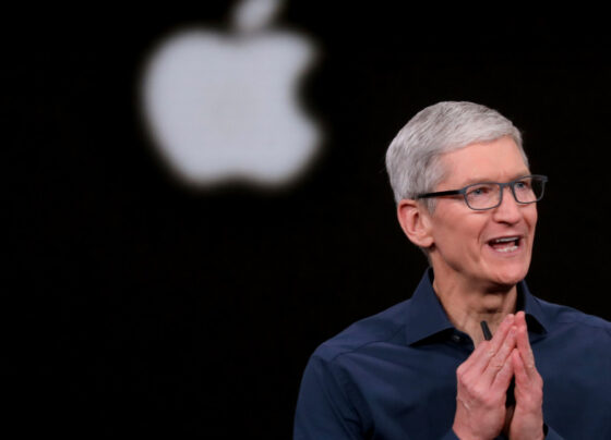 tim cook iphone