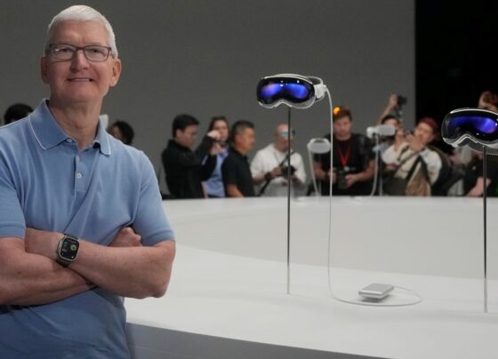 Trump, Apple CEO'su Cook ile görüştüğünü söyledi: Yüz milyarlarca dolar yatırım yapacak - Son Dakika Dünya Haberleri