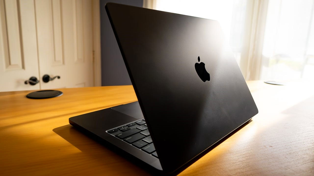 Apple, Uzay Grisi rengine veda mı etti! Yeni modelde yok