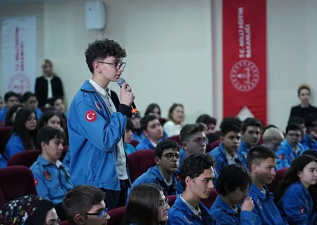 Bakan Tekin: Amacımız okulun ihtiyaçlarını yerinde görüp, eksikleri gidermek