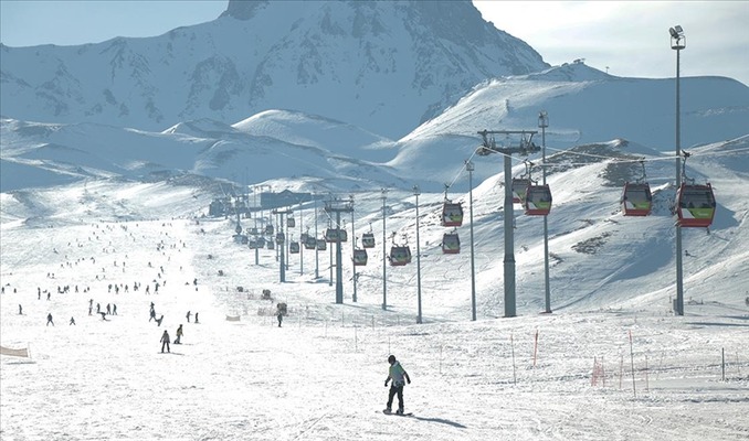 Erciyes Kayak Merkezi'nde çığ düştü