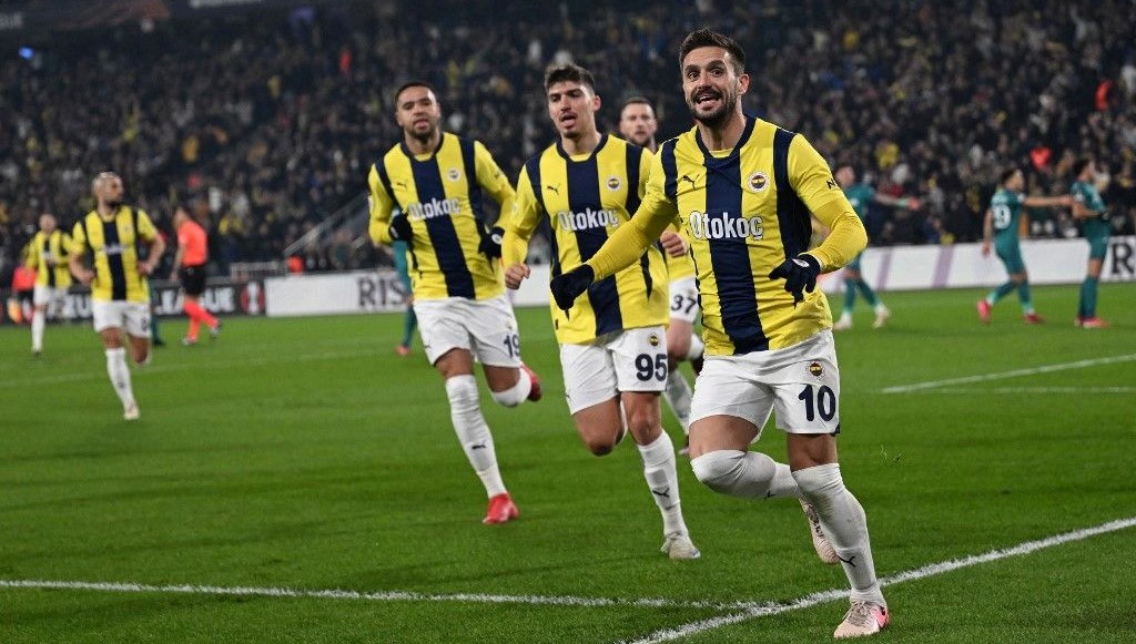 Fenerbahçe-Antalyaspor maçı ne zaman saat kaçta? Fenerbahçe’de son durum, eksikler ve kart sınırındaki isimler