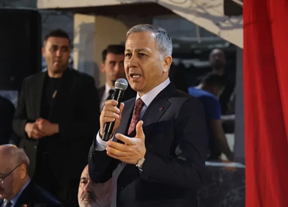 İçişleri Bakanı Ali Yerlikaya şehit aileleri ve gazilerle iftar yemeğinde bir araya geldi