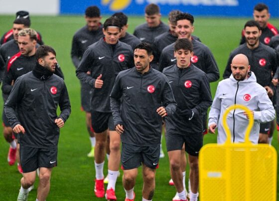 Milli mesai başladı: İki futbolcu ağrıları nedeniyle katılmadı