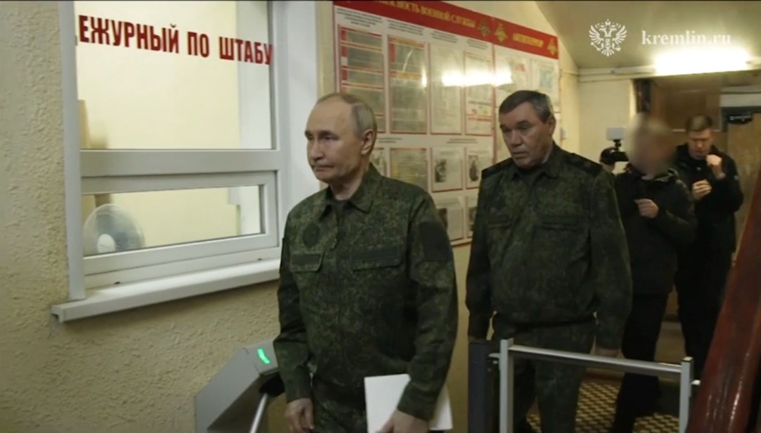 Putin askeri üniforma giydi, Kursk’u ziyaret etti – Son Dakika Dünya Haberleri