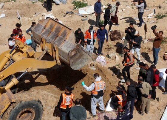 Şifa Hastanesi avlusunda gömülü 61 ceset çıkarıldı - Son Dakika Dünya Haberleri