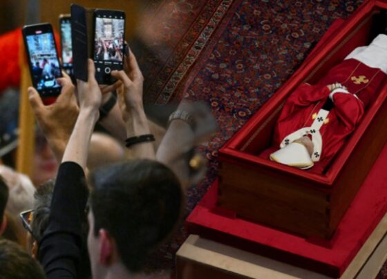 20 bin kişilik saygısızlık: Papa'nın cansız bedeniyle fotoğraf çektiler! - Son Dakika Dünya Haberleri
