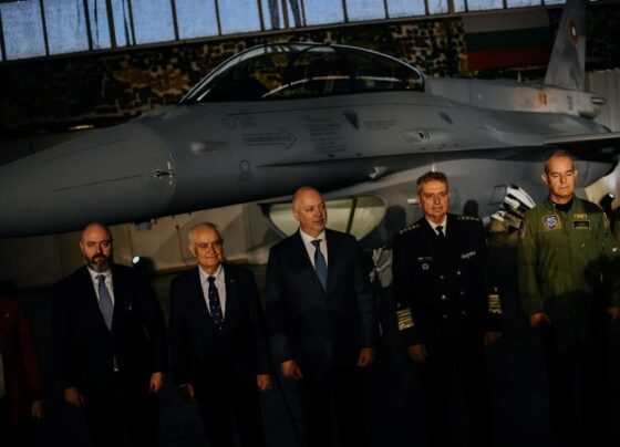 ABD'den satın alınan F-16'ların ilki Bulgaristan'da: Törenle karşılandı - Son Dakika Dünya Haberleri