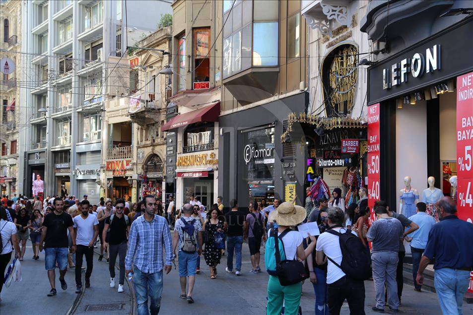 Abdi İpekçi, dünya caddelerine meydan okuyor haberi
