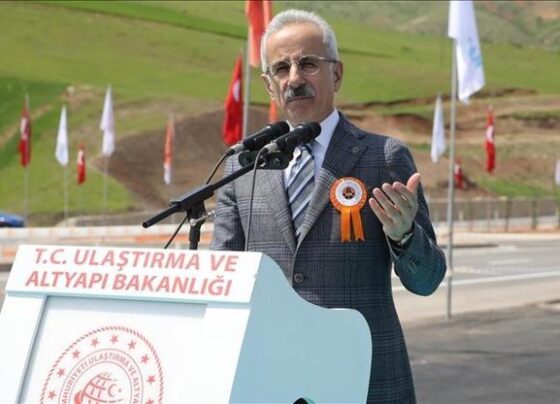 Bakan Uraloğlu, Siirt-Kurtalan Yolu ve Siirt Havaalanı Bağlantı Yolunu açtı