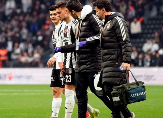 Beşiktaş'ta Muçi oyuna devam edemedi