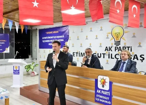 CHP'li Erdal Beşikçioğlu'na sert tepki: Keşke rol icabı olsa da belediye başkanlığı yapsa!