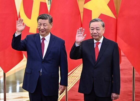 Çin lideri Şi, Vietnam’da: Onlarca anlaşma imzalandı - Son Dakika Dünya Haberleri