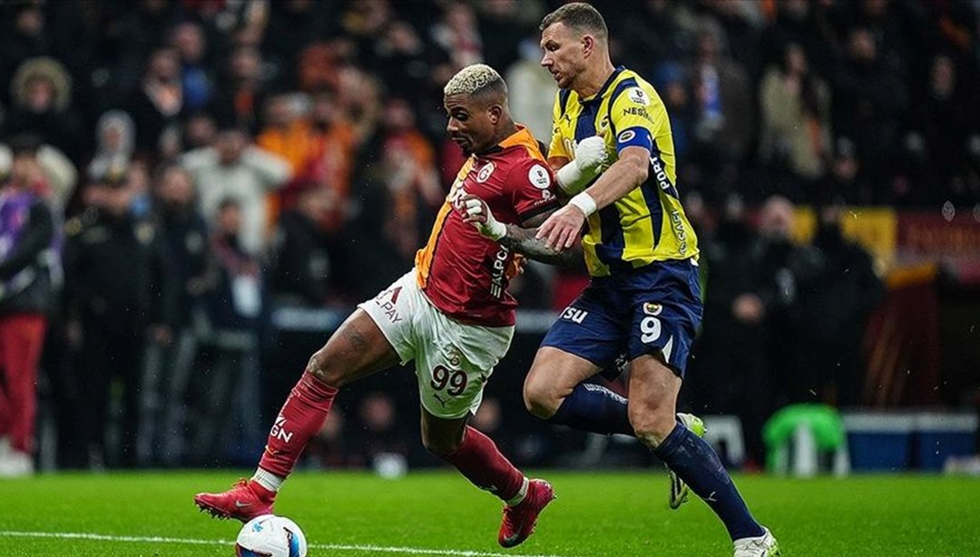Elinde alçı, yüzünde maske olan Dzeko’dan Mourinho’ya talep – Son Dakika Spor Haberleri