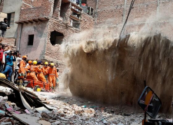 Hindistan'da dört katlı bina çöktü: 11 kişi öldü - Son Dakika Dünya Haberleri