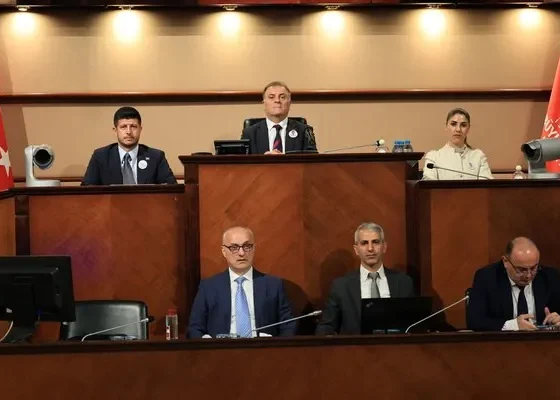 İBB’de bütçe krizi derinleşiyor! 215 Milyar TL borç, 59 Milyar TL açık!