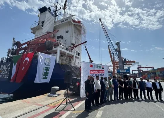 İyilik Gemisi bin 605 ton yardım malzemesi ile Sudan'a gidiyor