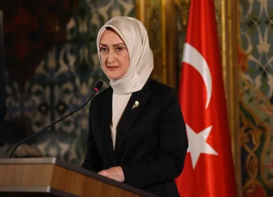 KADEM'in 10. Kadın Araştırmaları Kongresi başladı! Prof Dr. Ekrem Demirli: İslam, kadın ve erkekten önce insanı öne çıkarır