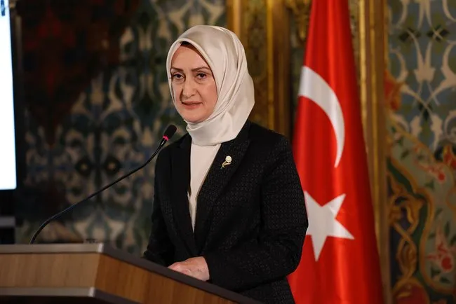 KADEM’in 10. Kadın Araştırmaları Kongresi başladı! Prof Dr. Ekrem Demirli: İslam, kadın ve erkekten önce insanı öne çıkarır